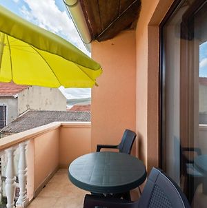 Delightful Apartment In Posedarje With Balcony photos Exterior