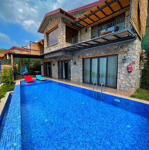 2 Bedroom Private Villa With Infinity Pool And Sea View photos Exterior