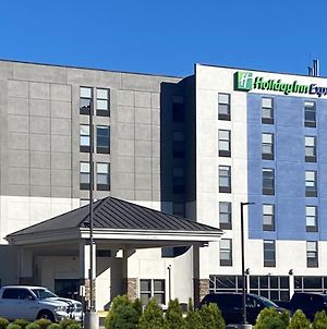 Holiday Inn Express & Suites Central Omaha, An Ihg Hotel photos Exterior