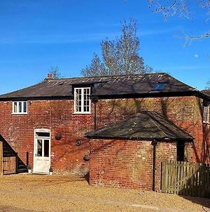 Cosy Pet Friendly Victorian Coachhouse Near Nature Walks On Norfolk Broads, With Fire Pit, Bbq & Alpacas photos Exterior