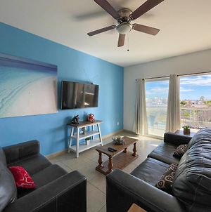 Admire Sea View From A Stunning Condo By Premium photos Exterior