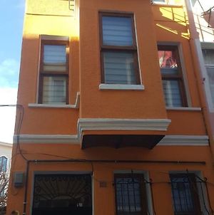 Orange Triplex House Balat photos Exterior