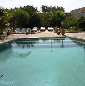 Room In Bb - Double Bedroom And Spacious Garden With Swimming Pool - Welcome To Grenadine photos Exterior