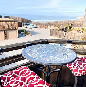 Beachfront Monterey Bay Condo With Pool Access! photos Exterior