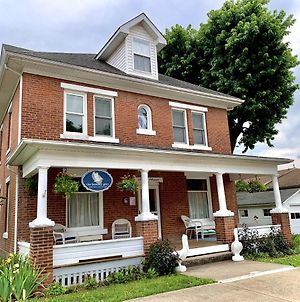 The Bonney Grey Guesthouse - Historic Charm Meets Modern Comfort In The Heart Of Downtown Grafton photos Exterior