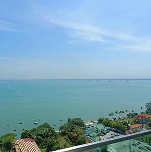 Mansion One 3 Bedroom Seaview Gurney Georgetown 1-13Pax photos Exterior
