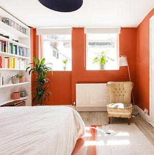 Colourful, 1-Bedroom Victorian Flat With Garden photos Exterior
