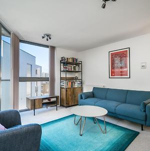 Stylish 1-Bed Flat W/ Private Balcony In Canary Wharf, East London photos Exterior