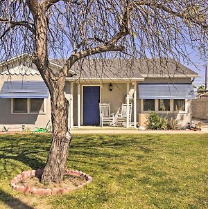 Centrally Located Phoenix Cottage With Yard! photos Exterior