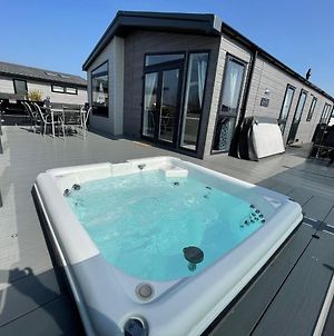 Indulgence Lakeside Lodge I3 With Hot Tub, Private Fishing Peg Situated At Tattershall Lakes Country Park photos Exterior