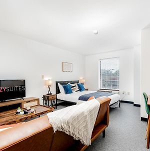 Cozysuites Central West End Bold And Modern Queen Suite With Free Parking photos Exterior