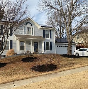 Upgraded, Beautiful 4 Bd Colonial In Silver Spring photos Exterior
