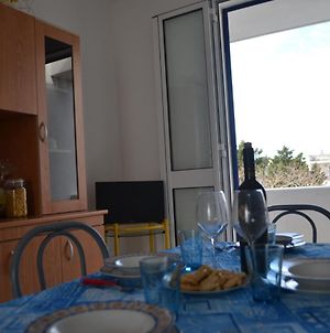 Cosy Apartment Near The Beach With Balcony Pets Allowed Parking Available photos Exterior