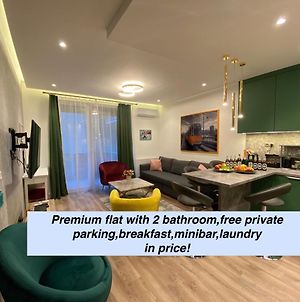 Downtown Premium Deluxe Apartman 2 Bathroom, Free Private Parking,Breakfast,Minibar photos Exterior