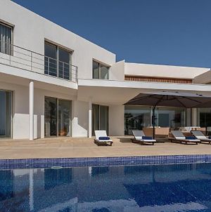 Wonderful And Unique Villa With An Amazing Pool photos Exterior