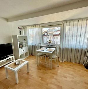 Nice And Comfortable, Centrally Located Apartment photos Exterior