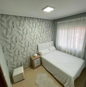 Next To Airport!Queen Double Bed + Private Bathroom photos Exterior