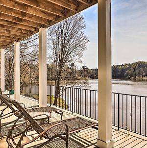 Beautiful Fayetteville Home With Lake Views! photos Exterior