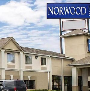 Norwood Inn & Suites Columbus photos Exterior