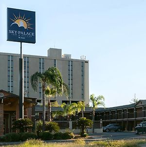 Sky-Palace Inn & Suites Laredo photos Exterior