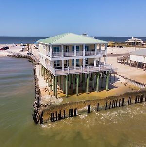 Shamrock Shores Bottom Floor - Large Gulf Front Deck And A Private Sea Wall For Fishing! Rent As A 4 Or 6 Bedroom! Home photos Exterior