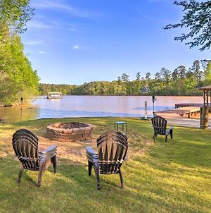Chic Lake Sinclair Retreat With Dock And Hot Tub! photos Exterior