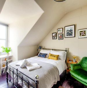 Guestready - Vibrant & Quirky Attic Apartment In Lovely Leith photos Exterior