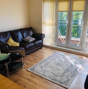 Inviting 2-Bed Apartment In Durham photos Exterior