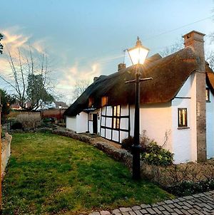 Thatched Cottage In Shottery photos Exterior