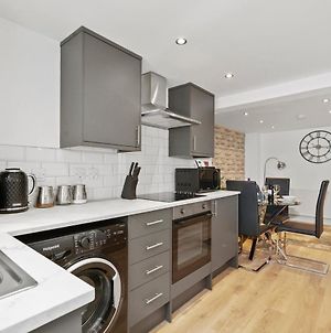 Stylish Boutique 1 Bed Apartment 4 Guests Wi-Fi Netflix Disney Plus Parking Close To Town & Gravesend Station photos Exterior