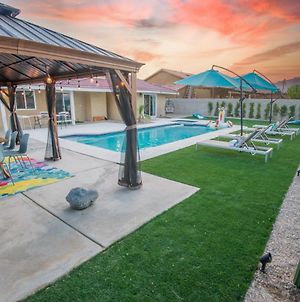 Rather Be Desert Getaway - Palm Springs Inspired Family & Pet-Friendly Home, With Heated Pool, Hot Tub, Bbq & Yard Games photos Exterior