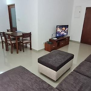 Luxury 3 Bed Apartment At Ariyana Resorts Athurugiriya photos Exterior
