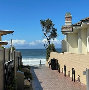 Remodeled 1 Bedroom Beach Cottage, Sleeps 4. Steps To Beach! photos Exterior