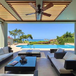 Riviera Luxury Villa On The Waterfront With Large Pool By Jj Hospitality photos Exterior