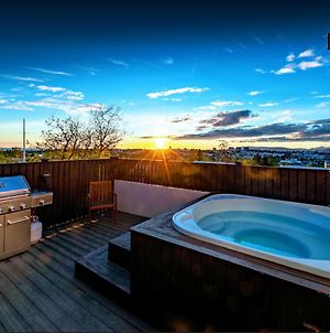 Iceland Sjf Villa, Hot Tub & Outdoor Sauna Amazing Mountains And City View Over Reykjavik photos Exterior