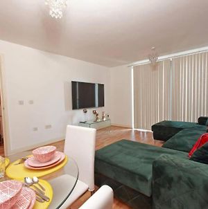 West Midlands Luxurious 2 Bedroom Apartment In Birmingham City Centre photos Exterior
