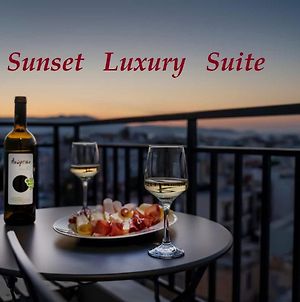 Sunset Luxury Suite - Rooftop Apartment In The City Center photos Exterior