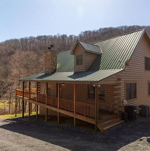 Mountain Mindset - Newland Log Cabin, Hot Tub, Pool Table, Fire Pit photos Exterior