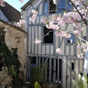 Le Clos Couvert Handsome House With Garden In Medieval Village photos Exterior