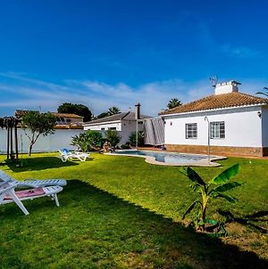 Awesome Home In Carmona With Outdoor Swimming Pool, Wifi And 4 Bedrooms photos Exterior