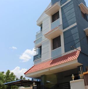 Srirangam Service Apartment photos Exterior