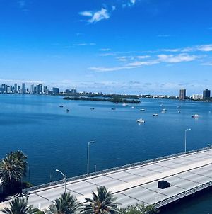Top Floor Breathtaking View Of Miami Skyline, Pool And Free Parking photos Exterior