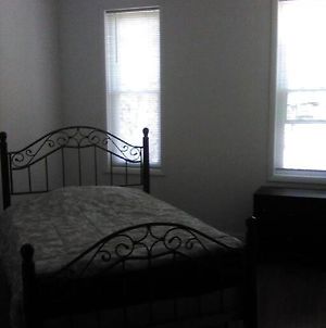 Lovely Room Available In Queens photos Exterior