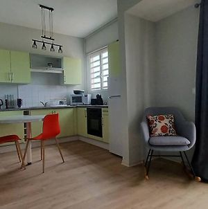Ducos : Petit Appartement Agreable Et Central photos Exterior