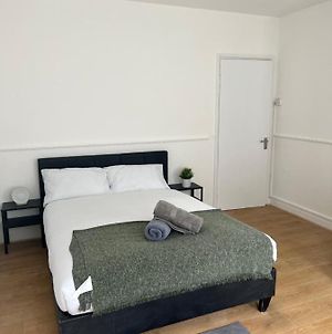Modern 2 Bedroom Flat, 2 Minutes Walk To Bethnalgreen Station photos Exterior