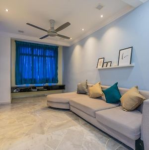 Spacious 3-Bedroom With Pool For 6 - Subang Jaya photos Exterior