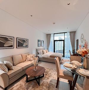 Luton Vacation Homes - Marquise Square Studio, Canal View, Business Bay Dubai photos Exterior