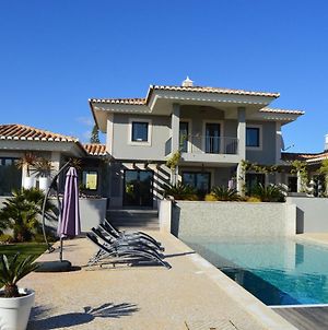 A Modern Highly Luxurious 4 Bedroom Villa With Swimming Pool Near Carvoeiro photos Room