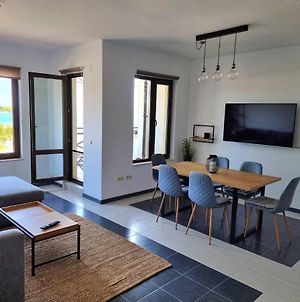 Cozy Bright 2Bd Apartment With Sea View photos Exterior