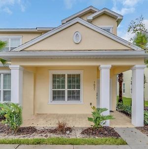 3 Bedroom Modern Town Home With Pool Near Disney! Townhouse photos Exterior